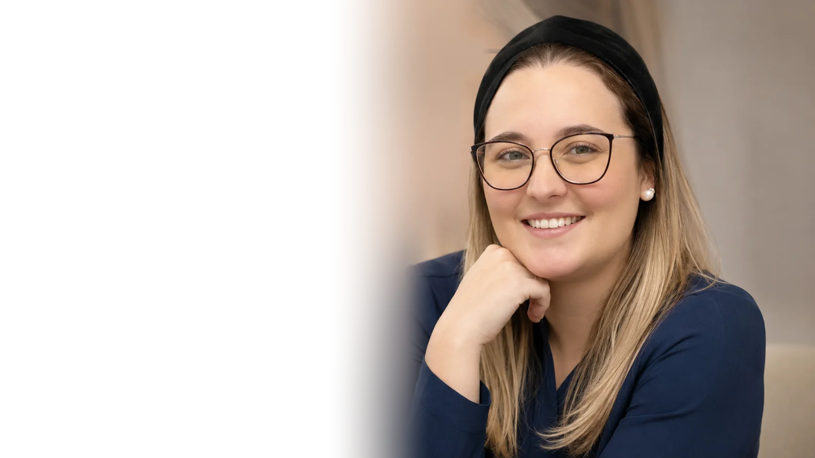 Dra. Juliana Matos de Andrade conduzindo a avaliação na Felicity Odontologia Especializada